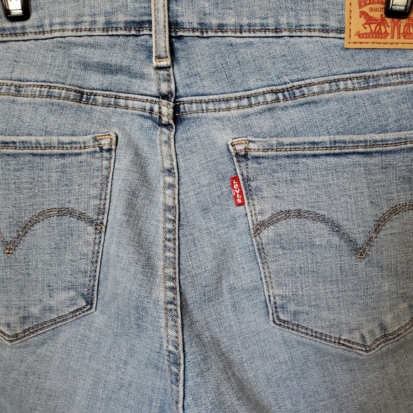 31 Levi's 711 Skinny Distressed Jeans - Picture 8 of 12